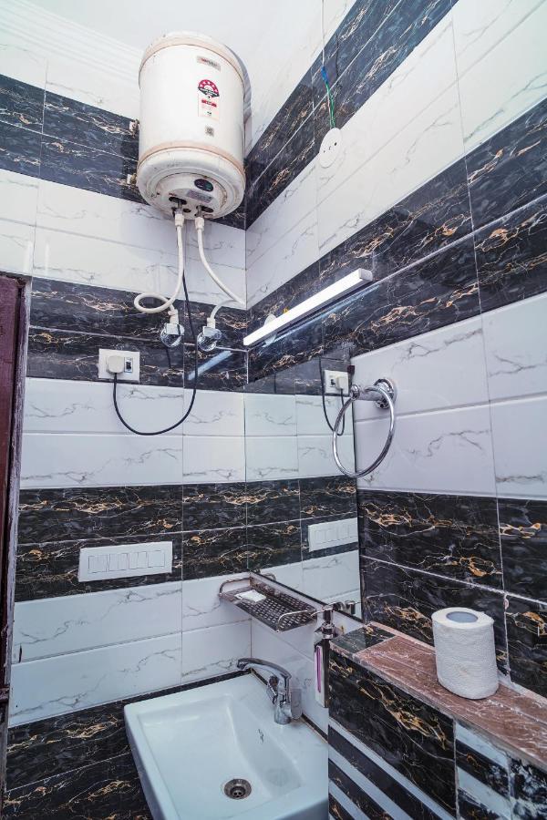新德里 Golden Residency酒店 外观 照片