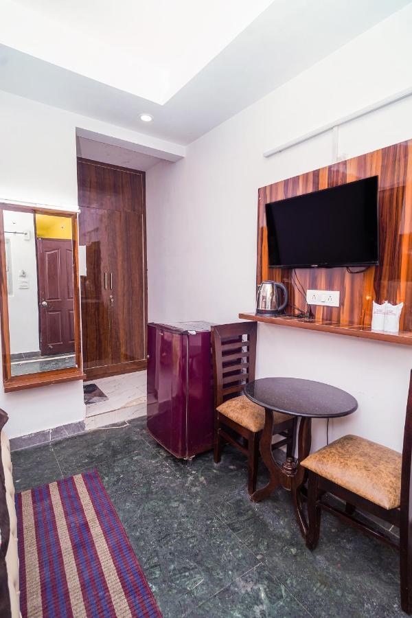 新德里 Golden Residency酒店 外观 照片