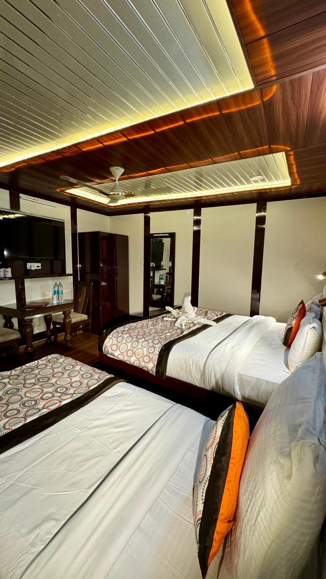 新德里 Golden Residency酒店 外观 照片